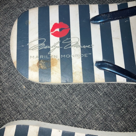 Marilyn Monroe signature series flip flop thong beach sandals ladies size 9.5 - Picture 5 of 9